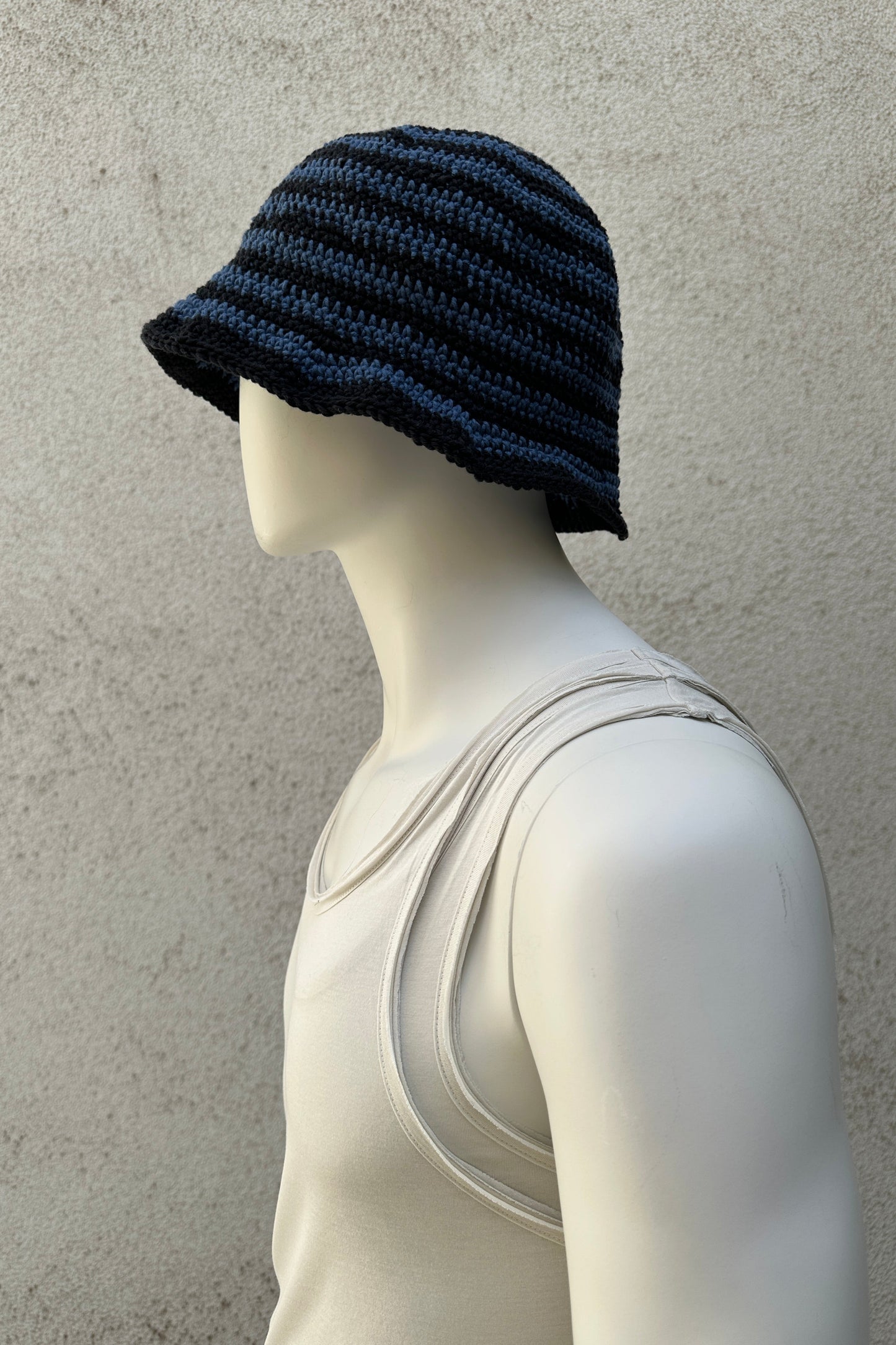 AMBA AMBA - Bucket Hat - striped blue black