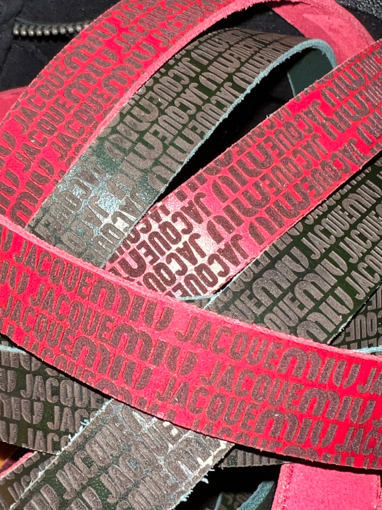 studioloesch - The JACQUEMIU Laser Leather Keychain green