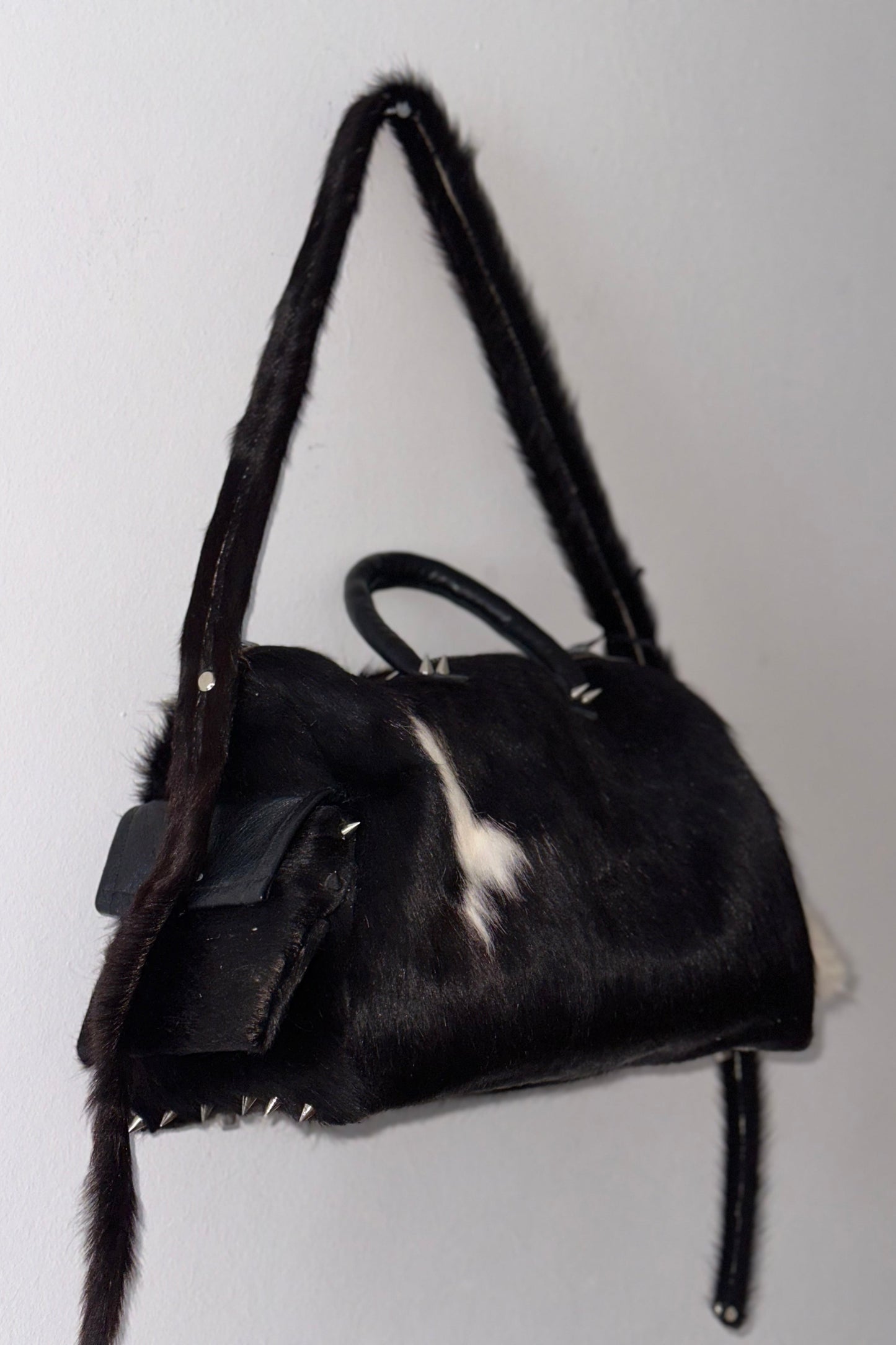 Szenaryo - Black Cow Skin Bowling Bag with pockets