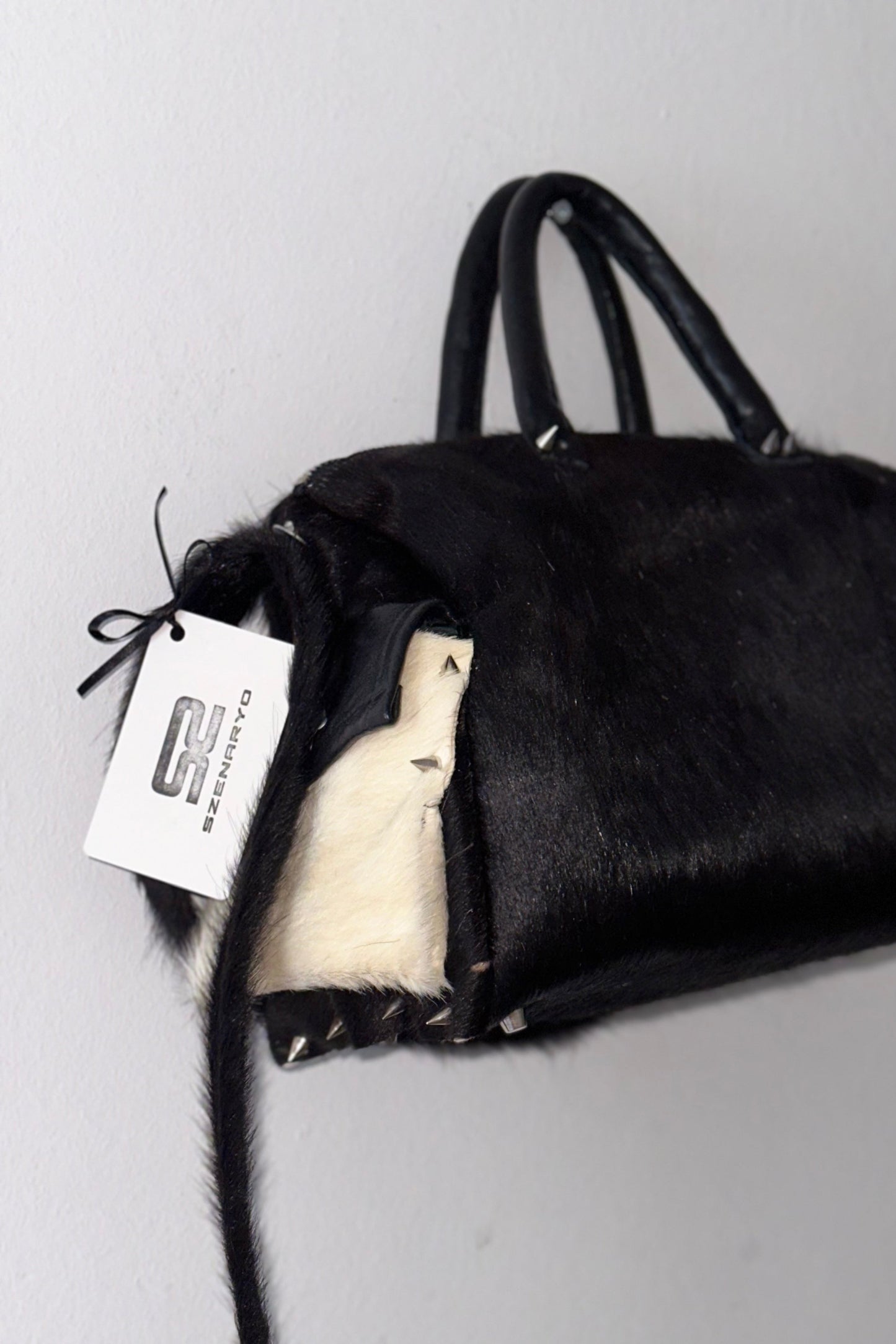 Szenaryo - Black Cow Skin Bowling Bag with pockets