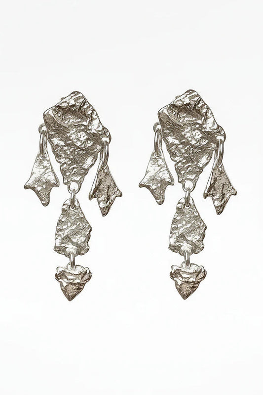 DUNE JEWELS - Bleeding Heart Earrings